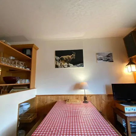 2 Pieces + Mezzanine, Centre Chinaillon, Balcon Sud, Parking Prive - Fr-1-241-190 * Le Grand-Bornand