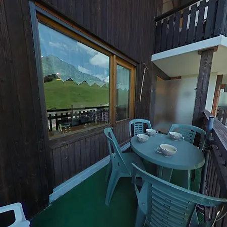 Apartament 2 Pieces + Mezzanine, Centre Chinaillon, Balcon Sud, Parking Prive - Fr-1-241-190 *